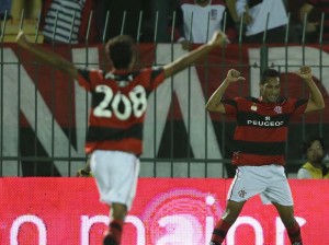 Flamengo vence o Remo e se classifica na Copa do Brasil com três gols de Hernane