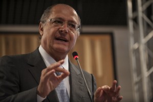 O governador do estado de São Paulo, Geraldo Alckmin, durante lançamento do site