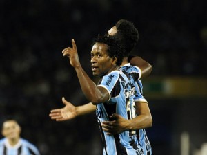 Grêmio empata com o Huachipato no Chile em jogo de muita confusão