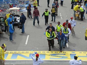 Três mortos e 176 feridos na Maratona de Boston, informa polícia