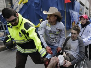 Explosão em Maratona de Boston nos EUA deixa Três mortos e 176 feridos Explosão em Maratona de Boston nos EUA deixa Três mortos e 176 feridos