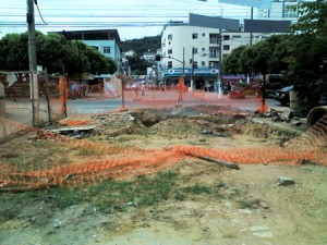 Obra do governo Paulada é paralizada por Alfredão e Prefeitura não fala sobre o assunto