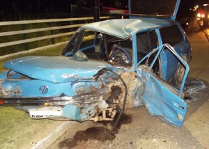 Acidente com três veículos na BR 356 em Itaperuna (Foto: Renato Freitas)