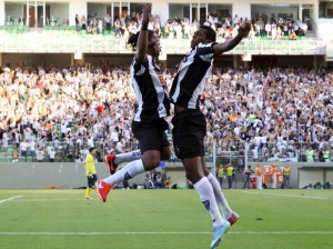 Atlético-MG vence o Cruzeiro por 3 a 0 e acaba com invencibilidade do rival