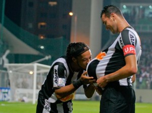 Atlético-MG vai para semifinais da Libertadores pelos pés de Víctor