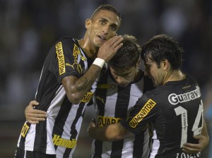 Botafogo vence o Santos em Volta Redonda e chega a 4 pontos no Brasileirão Botafogo vence o Santos em Volta Redonda e chega a 4 pontos no Brasileirão