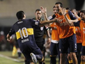 Árbitro dá uma mãozinha e Corinthians é eliminado pelo Boca