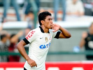Corinthians vence Santos no Pacaembu e jogará com vantagem na Vila