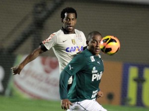 Com gol no final, Corinthians empata com Goiás fora de casa
