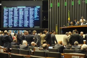 Depois de vários debates Câmara termina com votação da MP dos Portos