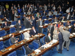 Senado termina votação que aprova MP dos Portos