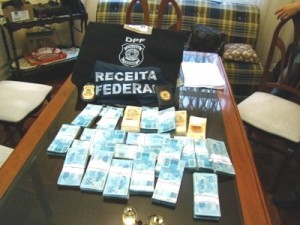 Polícia Federal realiza "Operação Publicano" contra fraudes no Imposto de Renda