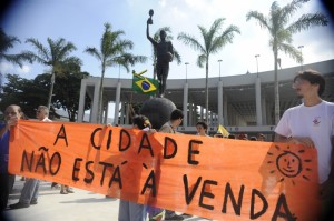 Movimentos sociais protestam contra o que consideram "privatização" do Rio de Janeiro Movimentos sociais protestam contra o que consideram "privatização" do Rio de Janeiro
