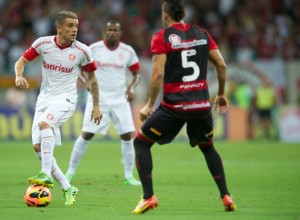 Internacional reage e empata contra o Vitória na Bahia