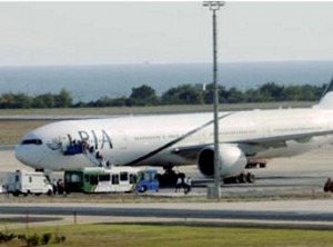 Depois de ameaça, caças britânicos escoltam avião