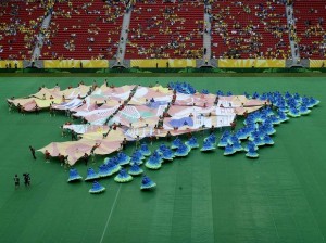 Show de abertura da Copa em Brasília reproduziu festa da torcida brasileira em estádios