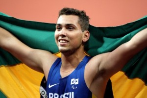 Brasileiro Alan Fonteles bate recorde mundial nos 100m no Grand Prix em Berlim