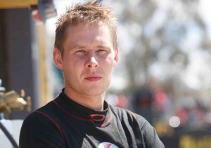 Piloto Allan Simonsen morre em acidente nas 24 Horas de Le Mans Piloto Allan Simonsen morre em acidente nas 24 Horas de Le Mans