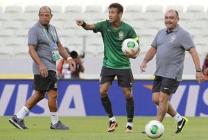 Seleção Brasileira realiza reconhecimento e treino no Castelão para jogo contra o México Seleção Brasileira realiza reconhecimento e treino no Castelão para jogo contra o México