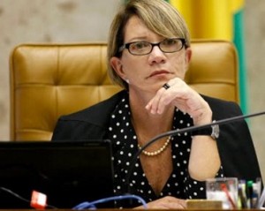 Elaborado pela subprocuradora-geral da República Deborah Duprat,  o documento aponta três inconstitucionalidades