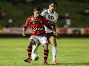 Na estreia de Mano Menezes, Flamengo vence o São Paulo em Uberlândia Na estreia de Mano Menezes, Flamengo vence o São Paulo em Uberlândia