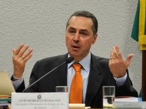 Senado aprova indicação de Luís Roberto Barroso para o STF