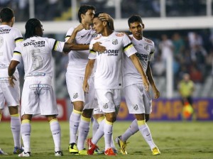 Santos derrota Atlético-MG e abandona a zona de rebaixamento