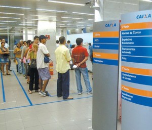 Termina na sexta-feira (28/06) o prazo para sacar abono salarial anual