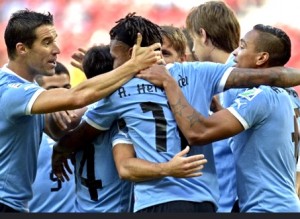 Uruguai se classifica goleando o Taiti que agradeceu aos brasileiros pelo apoio