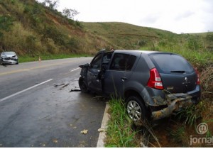 Acidente na RJ-158 deixou Policial e Defensor Público feridos Acidente na RJ-158 deixou Policial e Defensor Público feridos