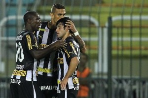 Rafael Marques fez o gol da vitória do Botafogo sobre o Figueirense (Foto: Satiro Sodré / BFR) Rafael Marques fez o gol da vitória do Botafogo sobre o Figueirense (Foto: Satiro Sodré / BFR)