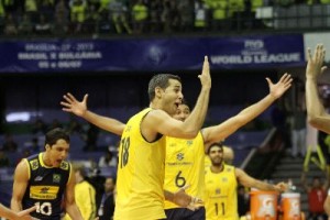 Brasil vence a Bulgária e assume a liderança do Grupo A