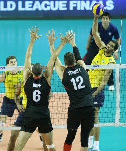 Brasil faz 3 a 0 no Canadá e está na semifinal da Liga Mundial