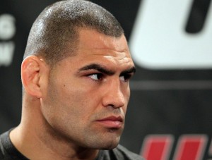 Cain Velásquez recusa-se viajar ao Brasil alegando falta de segurança no país
