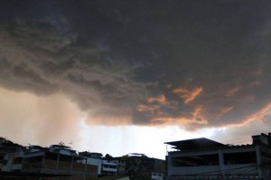 Chuva forte causa transtorno em Muriaé-MG - Foto: Silvan Alves Chuva forte causa transtorno em Muriaé-MG - Foto: Silvan Alves