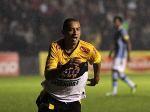 Em casa Criciúma vence o Grêmio pelo Brasileirão Em casa Criciúma vence o Grêmio pelo Brasileirão