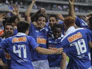 Cruzeiro carimba a faixa do Atlético-MG com uma goleada no Mineirão