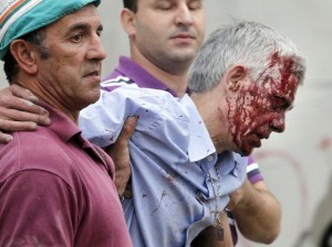 Francisco José Garzón no momento em que foi socorrido após o acidente do trem que conduzia