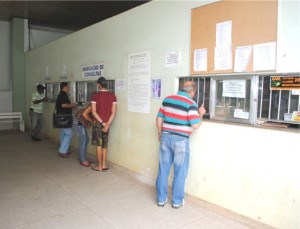 Sistema Fora do Ar deixa usuários da Saúde em Itaperuna sem atendimento Sistema Fora do Ar deixa usuários da Saúde em Itaperuna sem atendimento