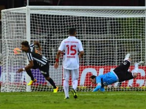 Santos derrota o São Paulo e complica ainda mais a situação do tricolor