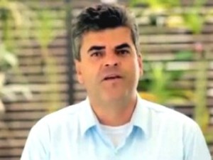 TCE multa Washington Reis, ex-prefeito de Duque de Caxias, por dar subvenção a Grupo Espírita