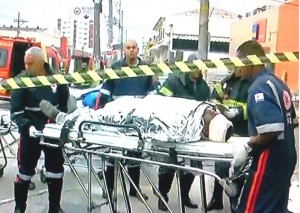 Prédio em obra desaba na Zona Leste de São Paulo soterrando várias pessoas Prédio em obra desaba na Zona Leste de São Paulo soterrando várias pessoas