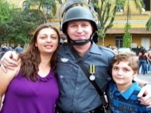 Casal de PMs, filho e mais duas pessoas foram mortas em casa