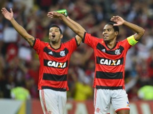 Na raça Flamengo vence o Cruzeiro e chega às quartas da Copa do Brasil