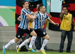 Flamengo joga mal e perde pela primeira vez no Mané Garrincha pelo Brasileirão 2013