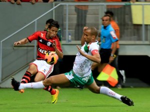 Flamengo sai na frente, mas cede o empate para a Portuguesa no Mané Garrincha