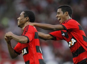 Flamengo aplica mais uma derrota ao Fluminense no retorno ao Maracanã Flamengo aplica mais uma derrota ao Fluminense no retorno ao Maracanã