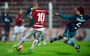 Internacional empata com o Goiás em jogo de muitos gols