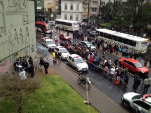Cabeça de uma mulher foi encontrada no Centro de Porto Alegre (Foto: Marcos Pacheco/ RBS TV)