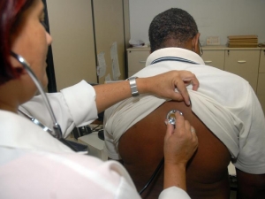 Ministério Público do Trabalho investiga legalidade da contratação de médicos cubanos